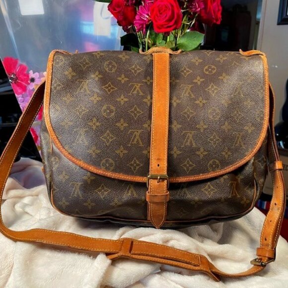 Louis Vuitton Saumur 35 Authentic 90'S Vintage Monogram Crossbody with COA - Picture 2 of 16